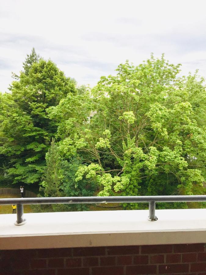 Welcome To Messe!-Two-Bedroom Apartment&Balcony Хановер Екстериор снимка