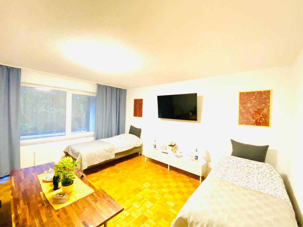 Welcome To Messe!-Two-Bedroom Apartment&Balcony Хановер Екстериор снимка