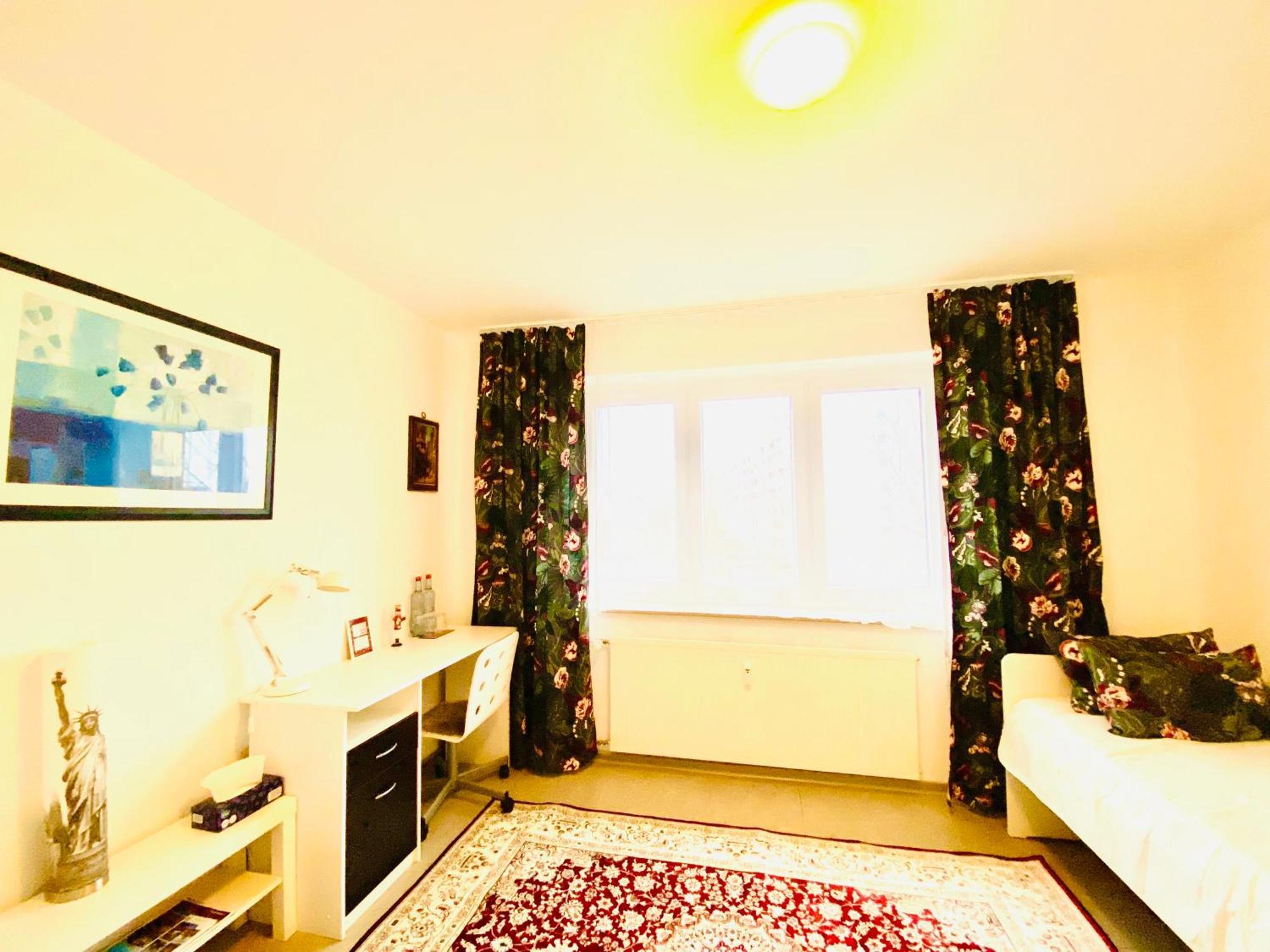 Welcome To Messe!-Two-Bedroom Apartment&Balcony Хановер Екстериор снимка