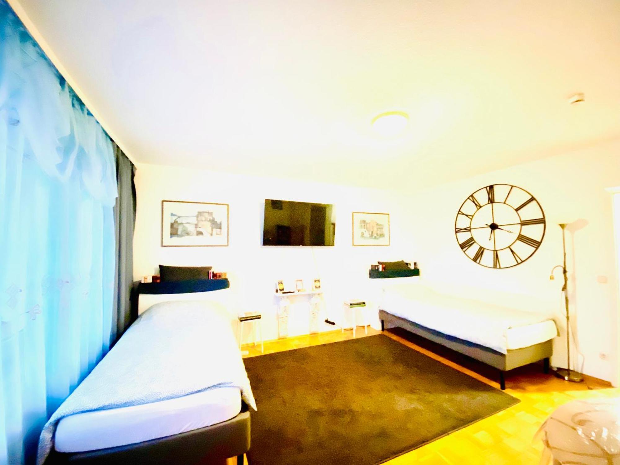 Welcome To Messe!-Two-Bedroom Apartment&Balcony Хановер Екстериор снимка