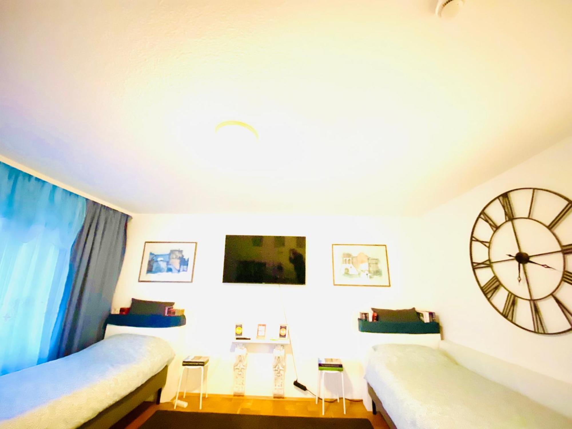 Welcome To Messe!-Two-Bedroom Apartment&Balcony Хановер Екстериор снимка